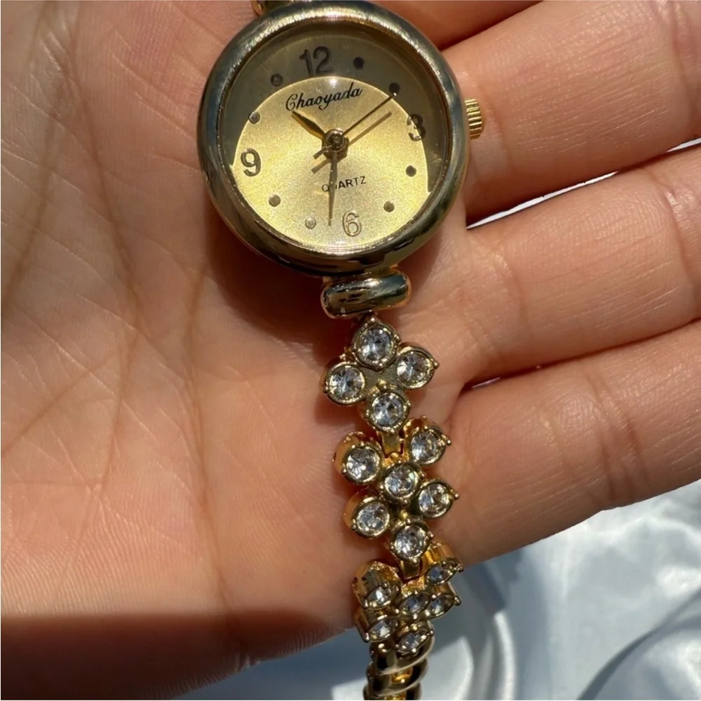 New Panthere Vintage Gold Women's Watch with Crystal Accents